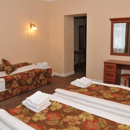 לבוב Hotel Irena מראה חיצוני תמונה