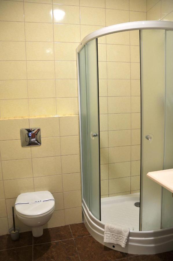 לבוב Hotel Irena מראה חיצוני תמונה