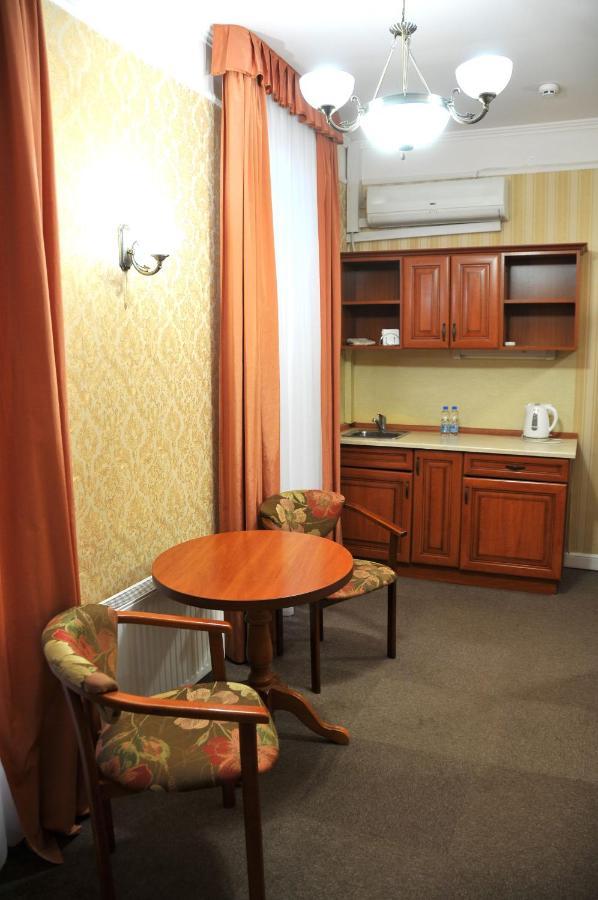 לבוב Hotel Irena מראה חיצוני תמונה