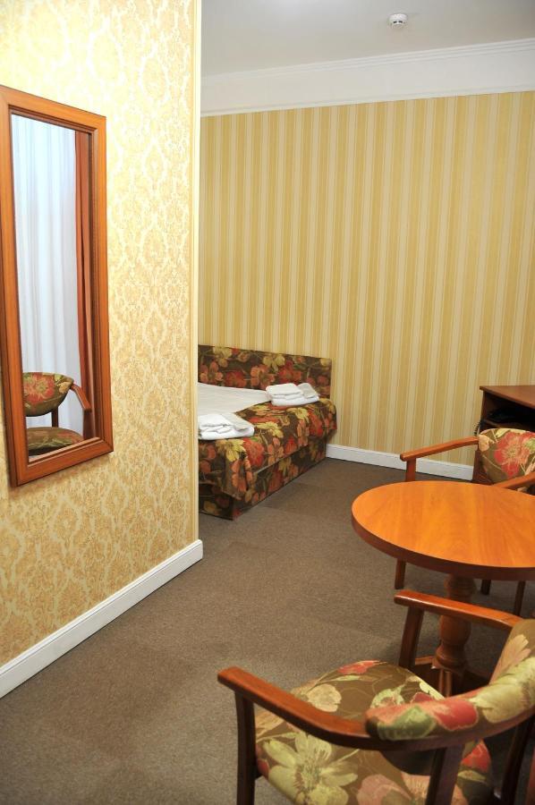 לבוב Hotel Irena מראה חיצוני תמונה