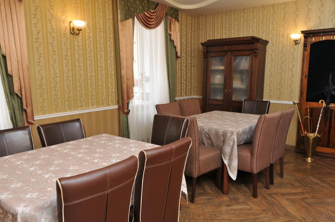 לבוב Hotel Irena מראה חיצוני תמונה