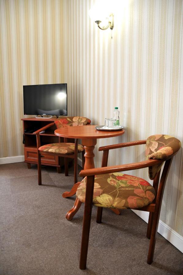 לבוב Hotel Irena מראה חיצוני תמונה