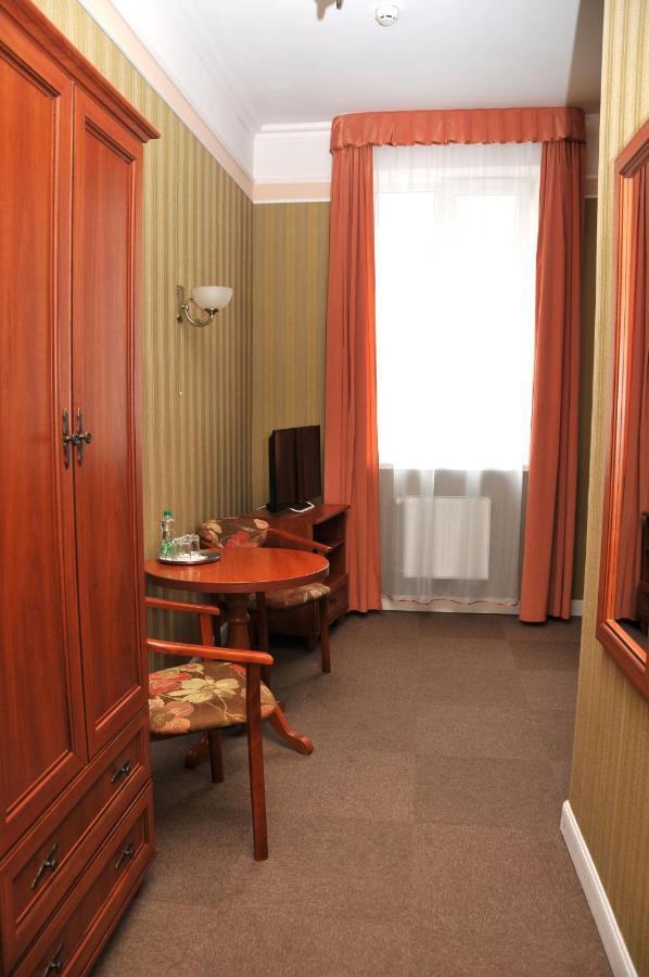 לבוב Hotel Irena מראה חיצוני תמונה